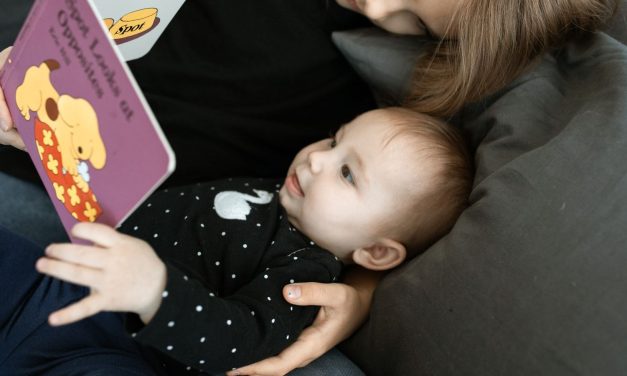 Parrain, marraine : comment choisir le cadeau de naissance de son filleul